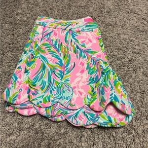 Lilly Pulitzer mermaid patter scalloped shorts- size 0